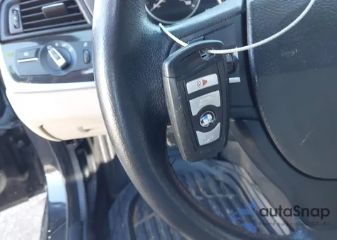 2012 BMW 528I из США, поврежденный, VIN WBAXG5C54CDY30103